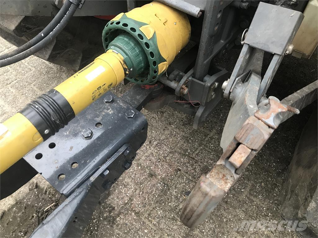 Fendt 411 Com2 Trattori