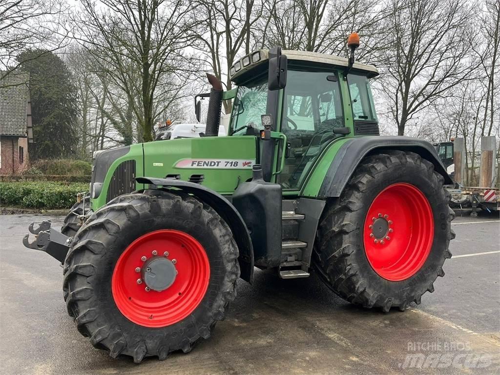 Fendt 718 COM3 Trattori