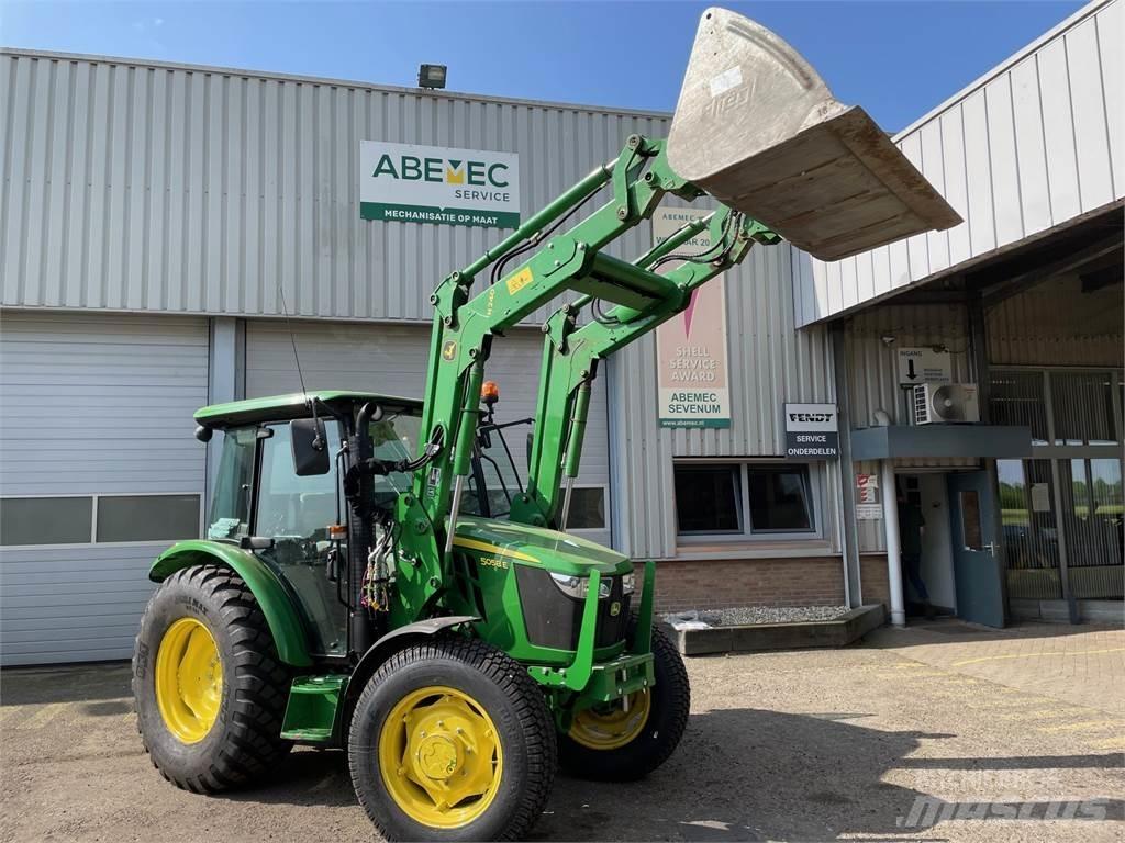 John Deere 5058 Trattori