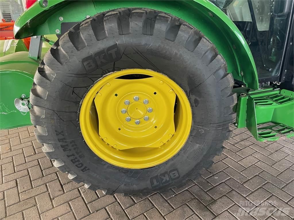 John Deere 5058 Trattori