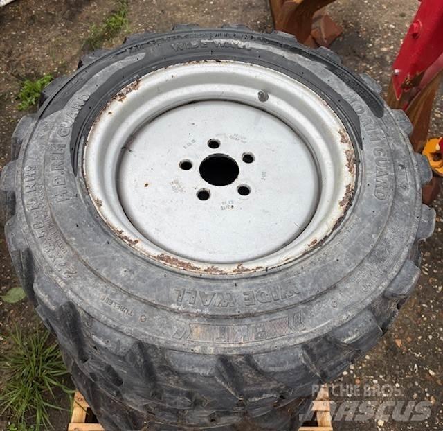  Set BKT 27x8.50-15 Pneumatici, ruote e cerchioni