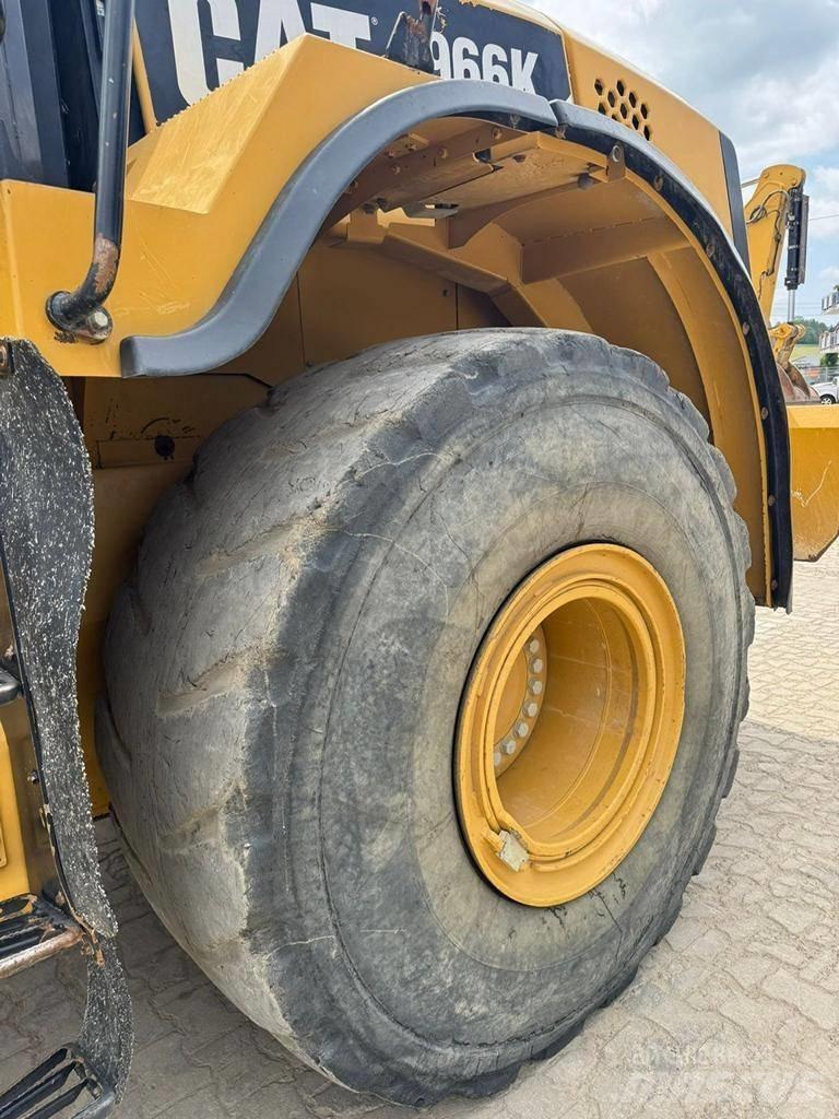 CAT 966 K Pale gommate