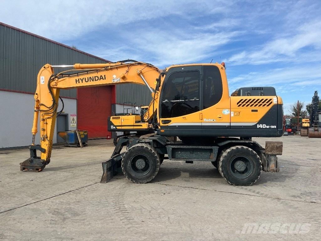 Hyundai 140W-9A Escavatori gommati