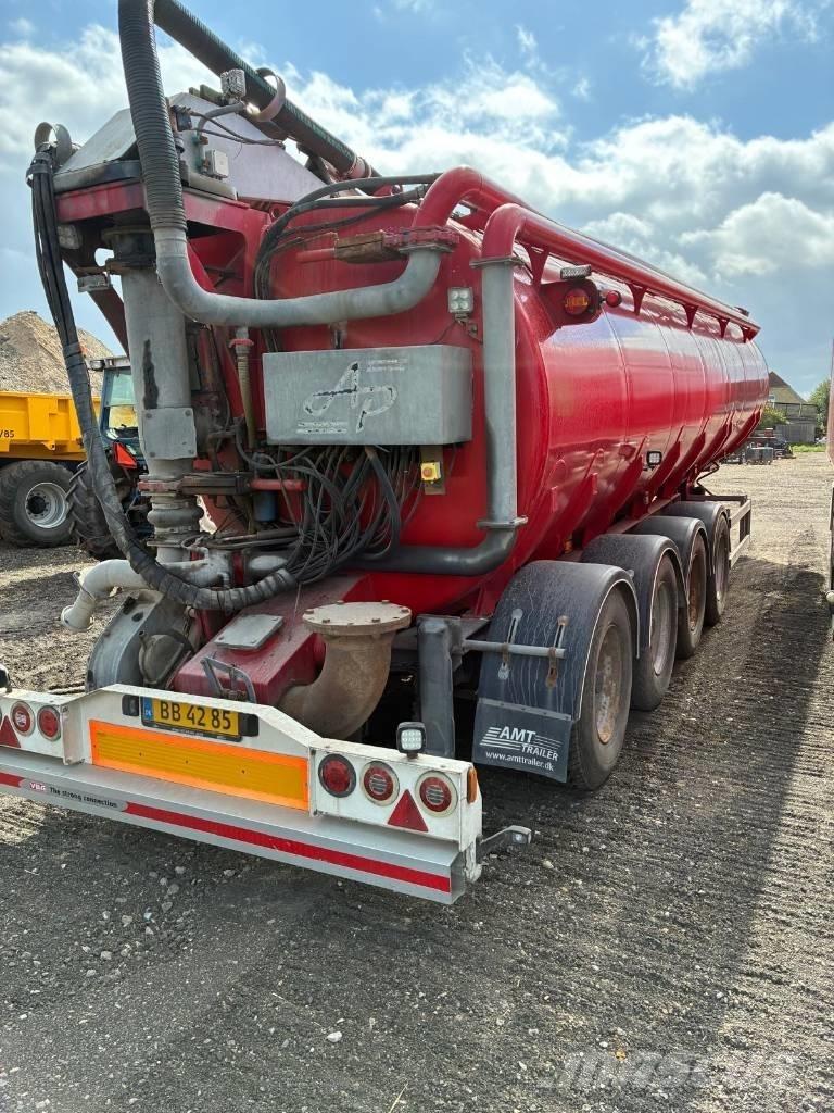 AMT AP gylletrailer Semirimorchi cisterna