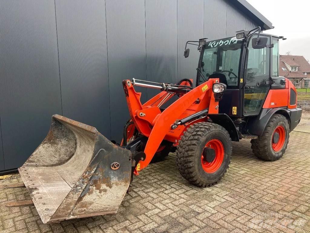 Kubota R065 Pale gommate
