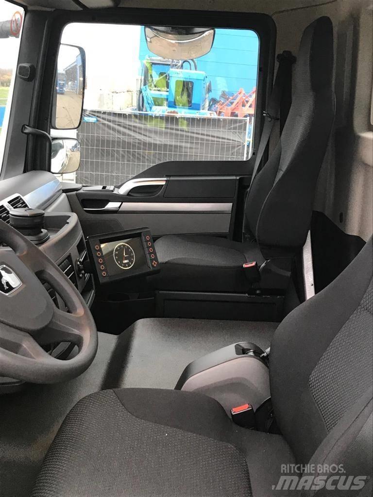 Palfinger P 370 KS Piattaforme autocarrate