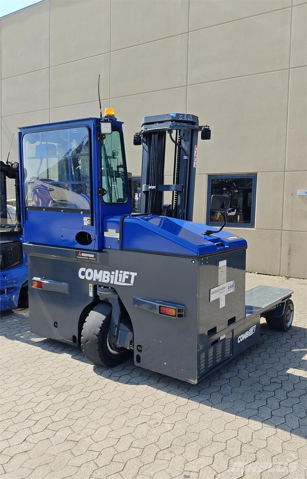 Combilift C4500E Carrello elevatore retrattile a 4 vie
