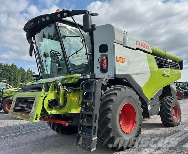 CLAAS LEXION 7400 Mietitrebbiatrici