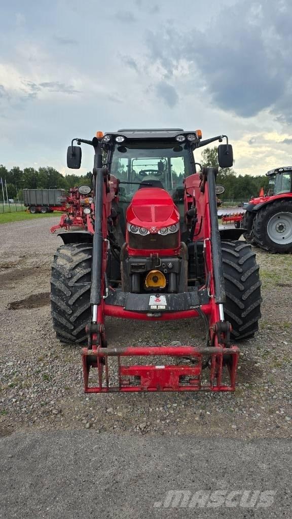 Massey Ferguson 5713 Trattori