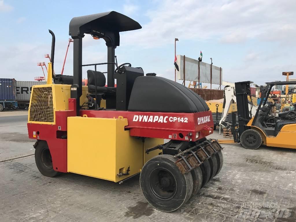 Dynapac CP 142 Rulli gommati