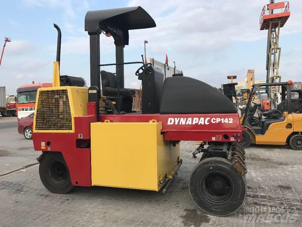 Dynapac CP 142 Rulli gommati