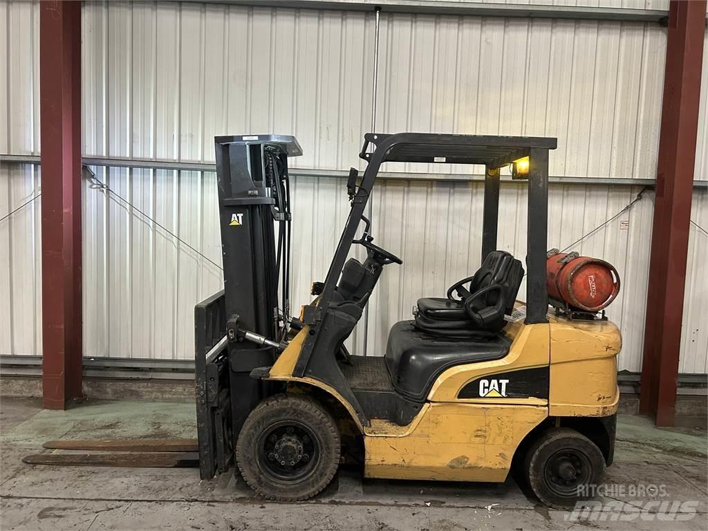 CAT GP25NT Carrelli elevatori GPL