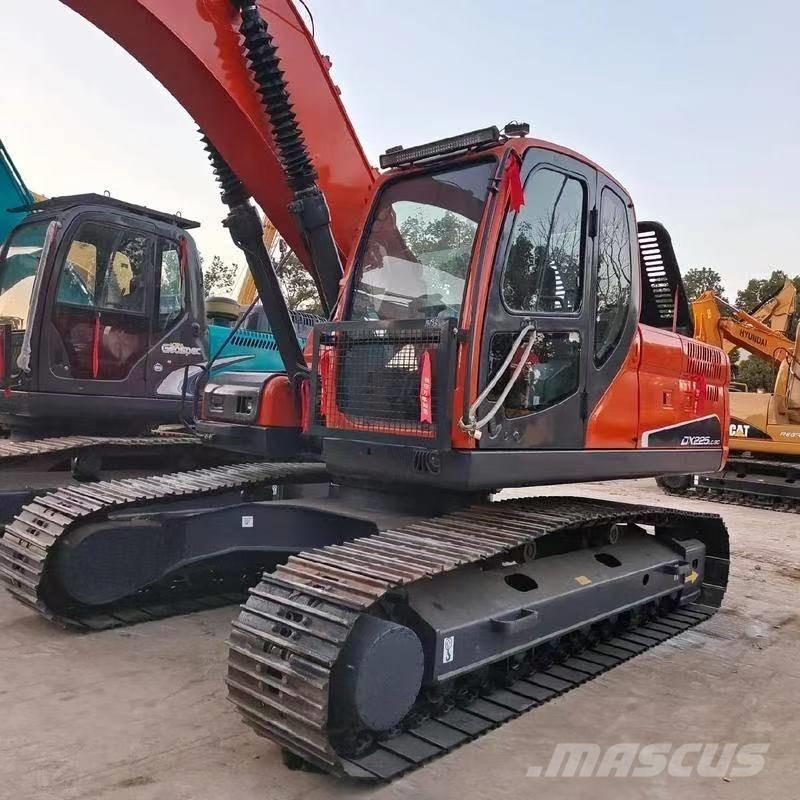 Doosan DX 225 LC Escavatori cingolati