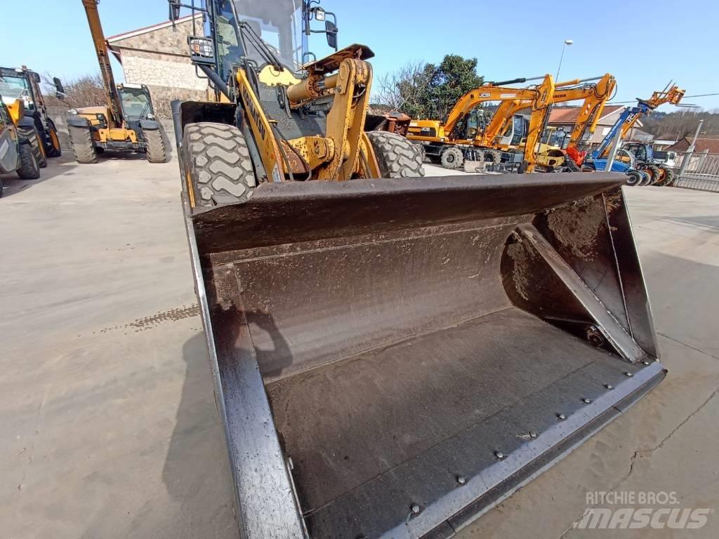 Komatsu WA270-7 Pale gommate