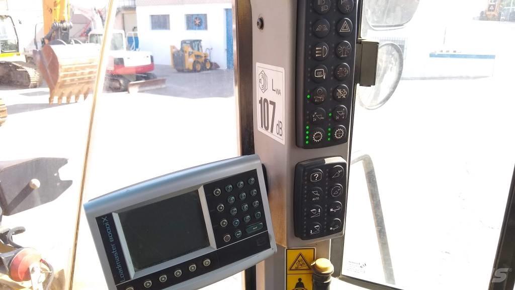 CAT 962K Pale gommate