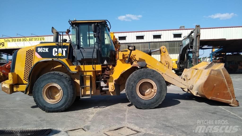 CAT 962K Pale gommate