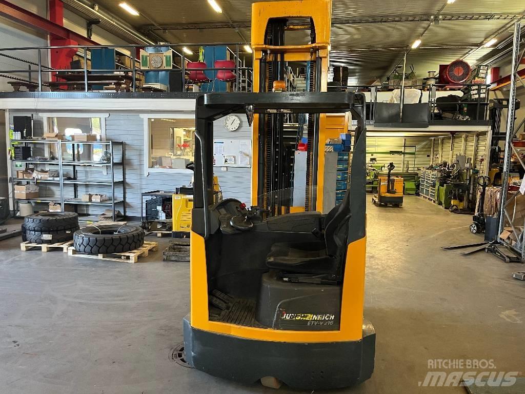 Jungheinrich ETV 216 Carrello retrattile
