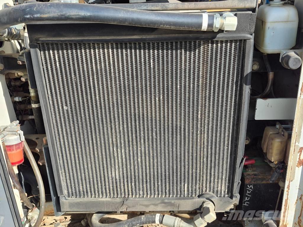 Takeuchi TL 8 Mini Pale Gommate