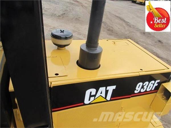 CAT 936 F Pale gommate