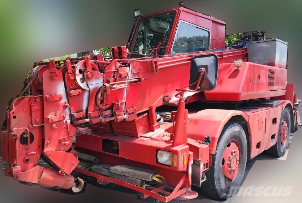 Kato MR 100 Gru per terreni difficili