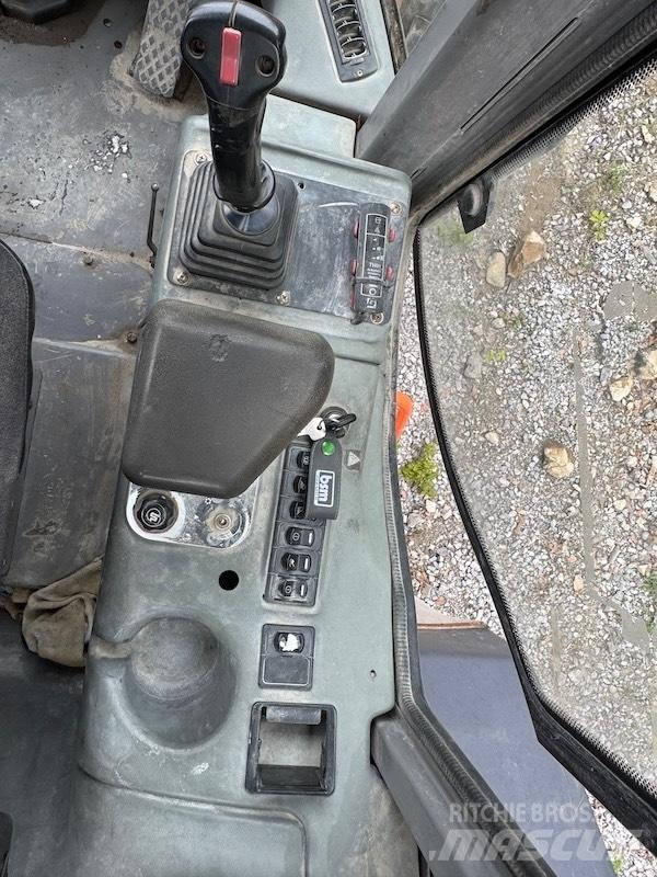 Hitachi LX 290 E Pale gommate