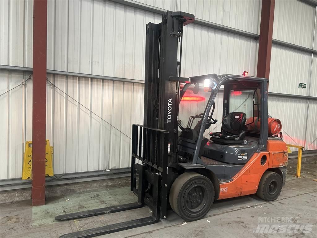 Toyota 02-8FGJF35 Carrelli elevatori GPL