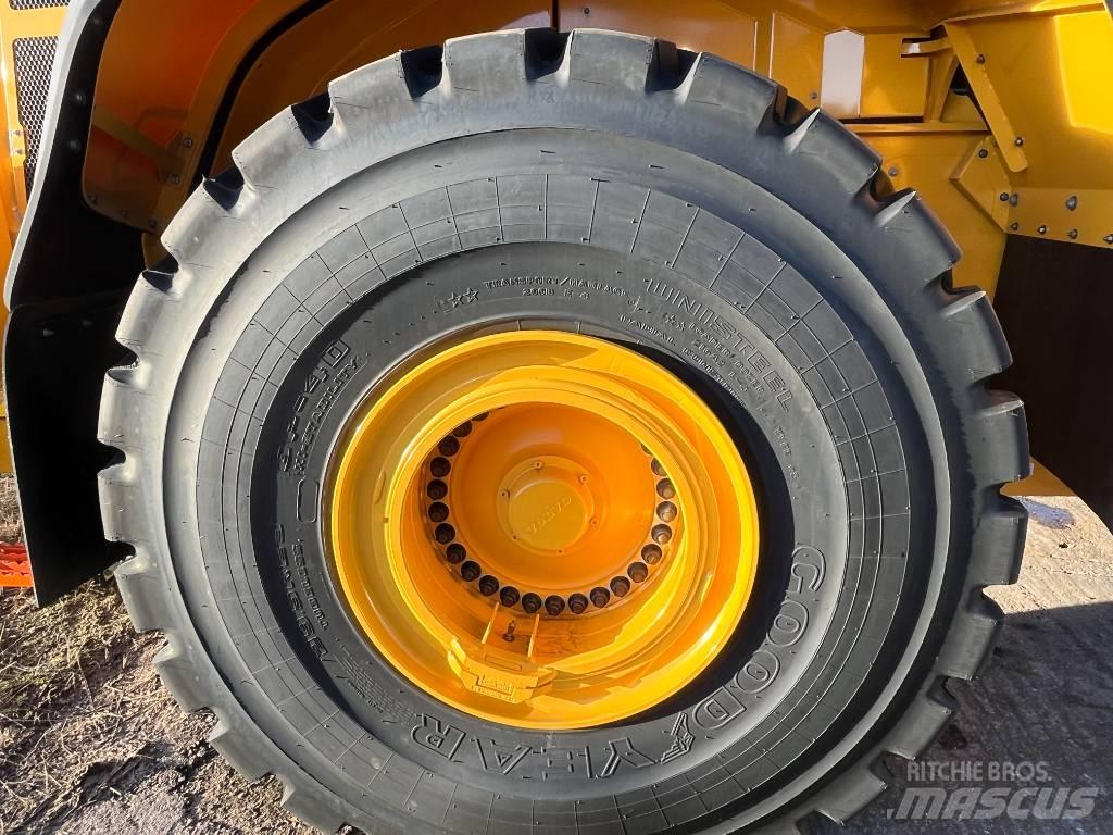 Volvo L 220 H Pale gommate