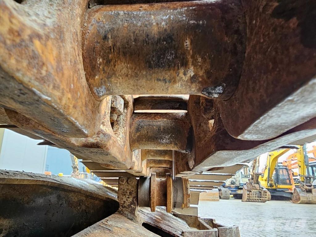 Komatsu HB215LC-2 Escavatori cingolati