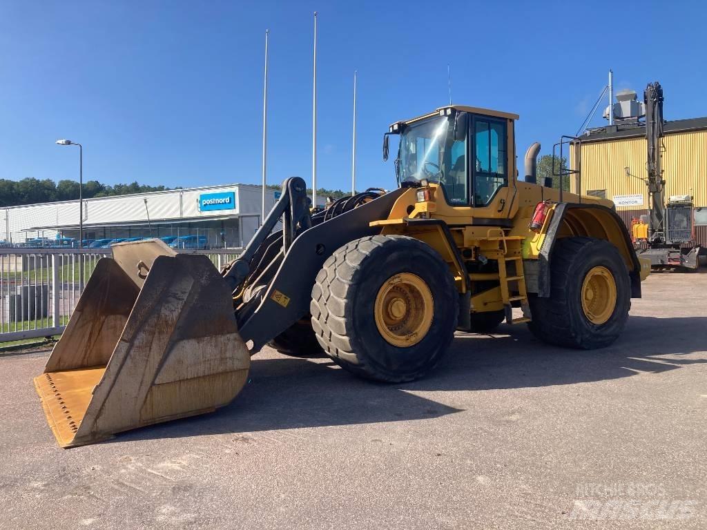 Volvo L 220 F Pale gommate