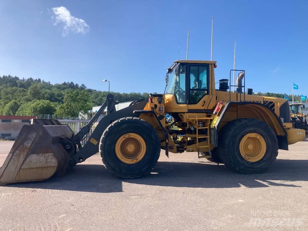 Volvo L 220 F Pale gommate