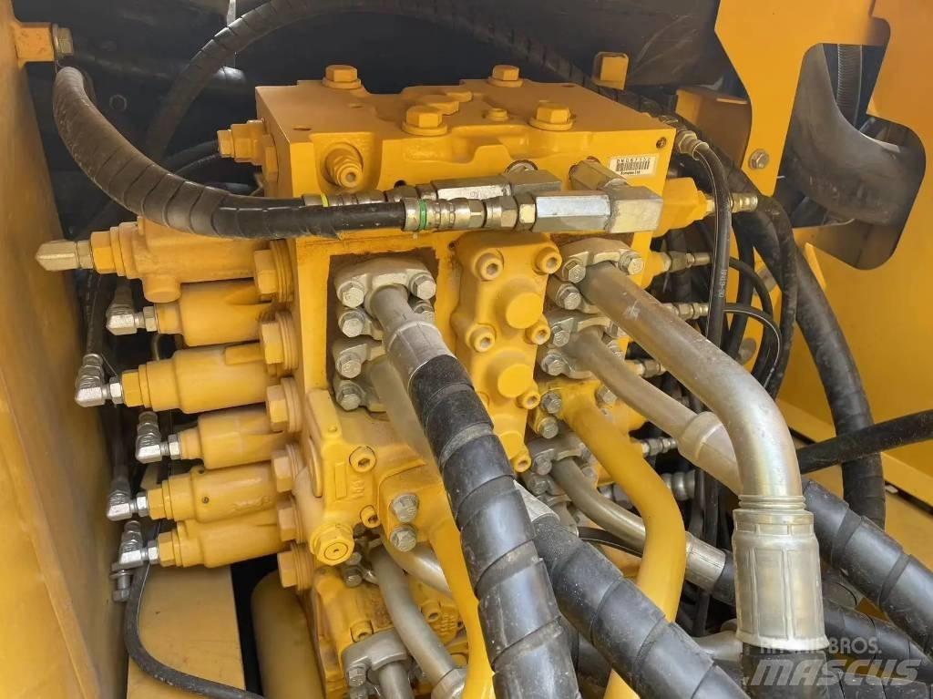 Komatsu PC200-8 Escavatori cingolati