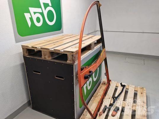 JLG 307 door Cabine e interni