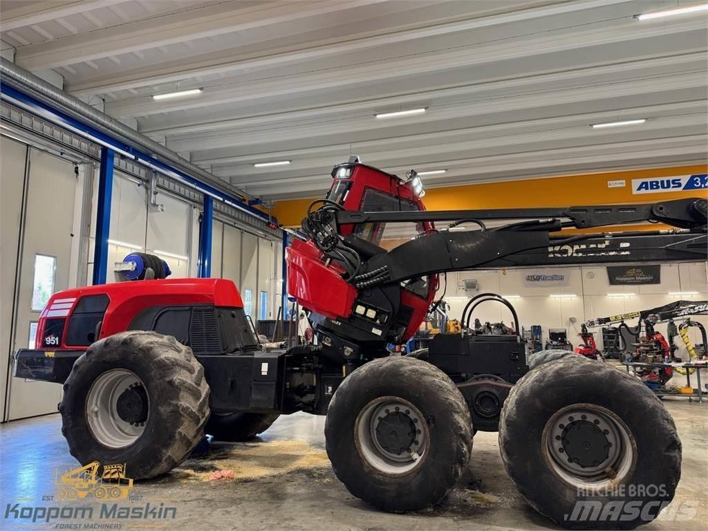 Komatsu 951 Abbattitrici, Disboscatrici