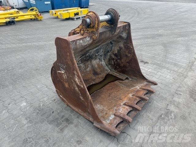 CAT M 320 BUCKET Retroescavatori
