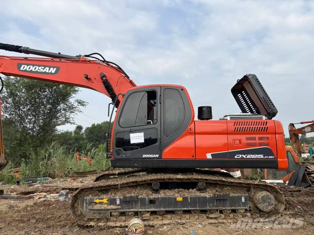 Doosan DX225LC-9C Escavatori cingolati