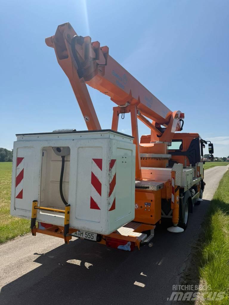 Palfinger P 300 KS Piattaforme autocarrate