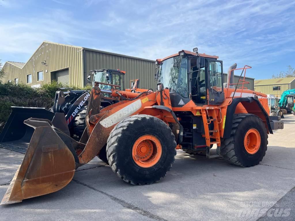 Doosan DL 420-3 Pale gommate