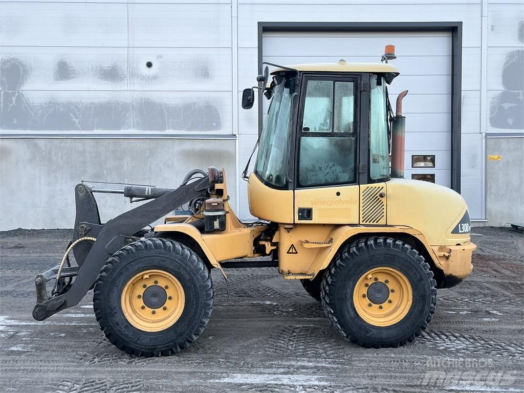 Volvo L 30 B Pale gommate