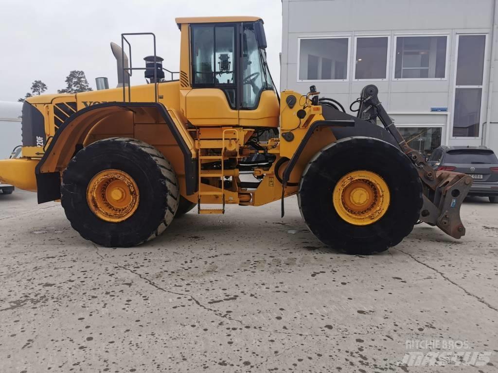 Volvo L220F Pale gommate