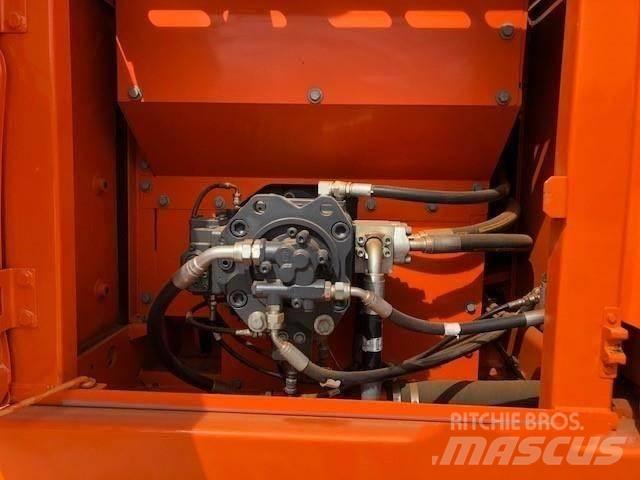 Doosan DX 225 Escavatori cingolati
