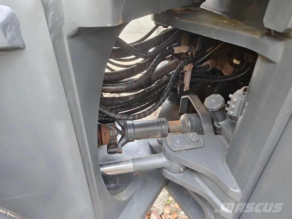 Komatsu WA 470 Pale gommate