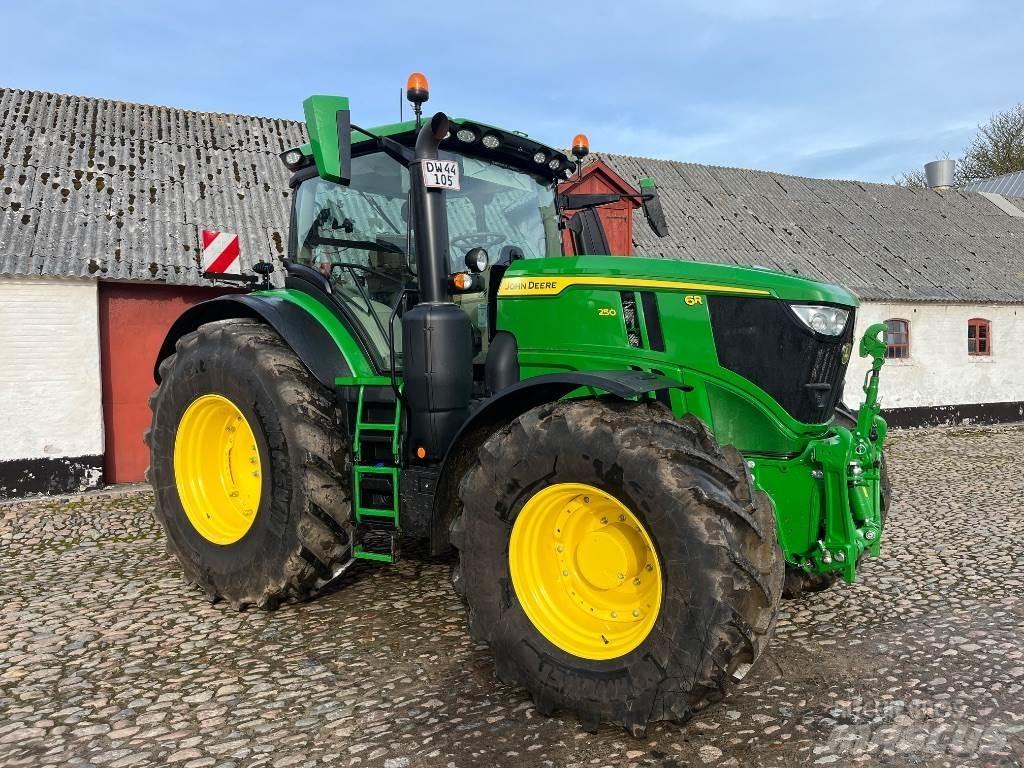 John Deere 6R 250 Trattori