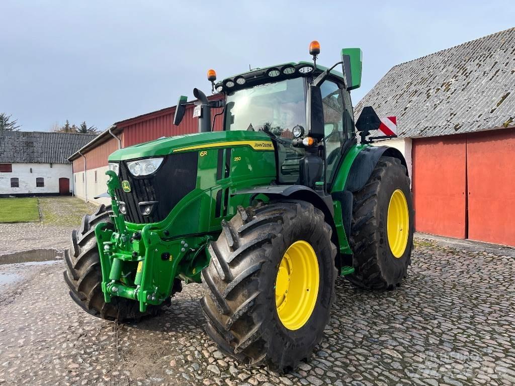 John Deere 6R 250 Trattori