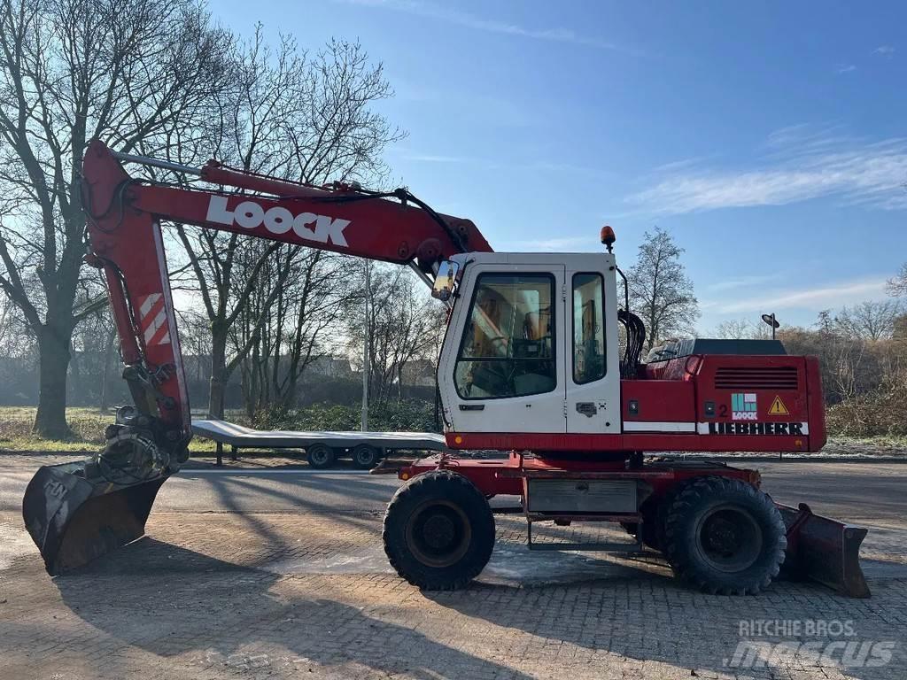 Liebherr 902 Escavatori gommati