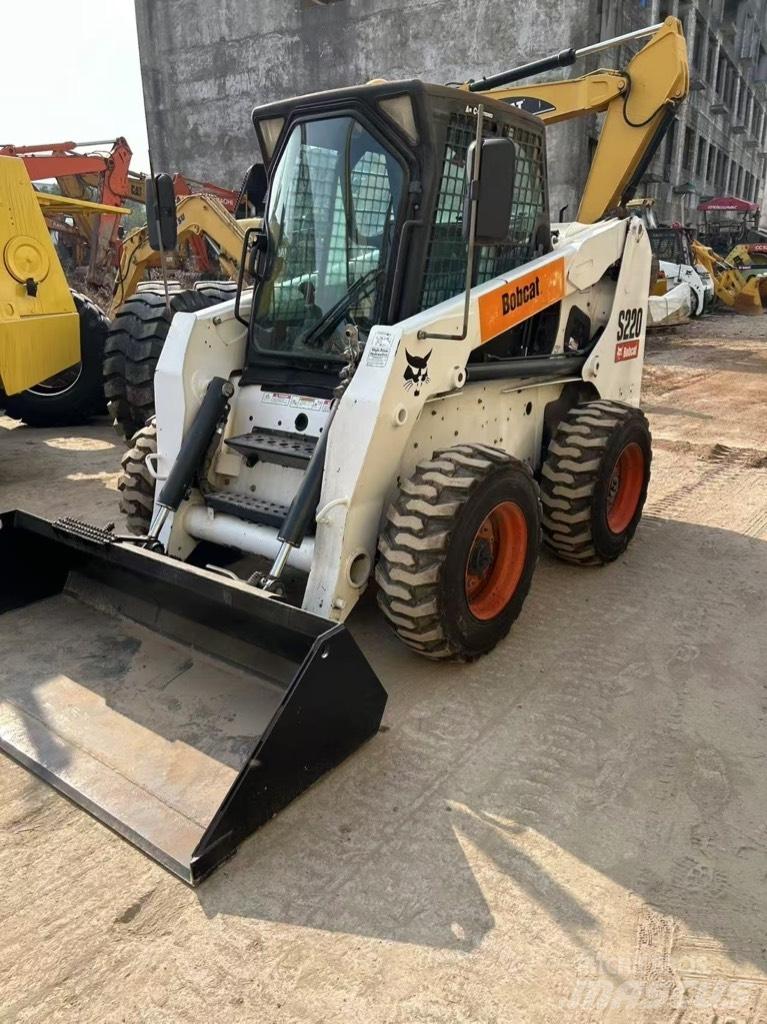 Bobcat S 220 Mini Pale Gommate