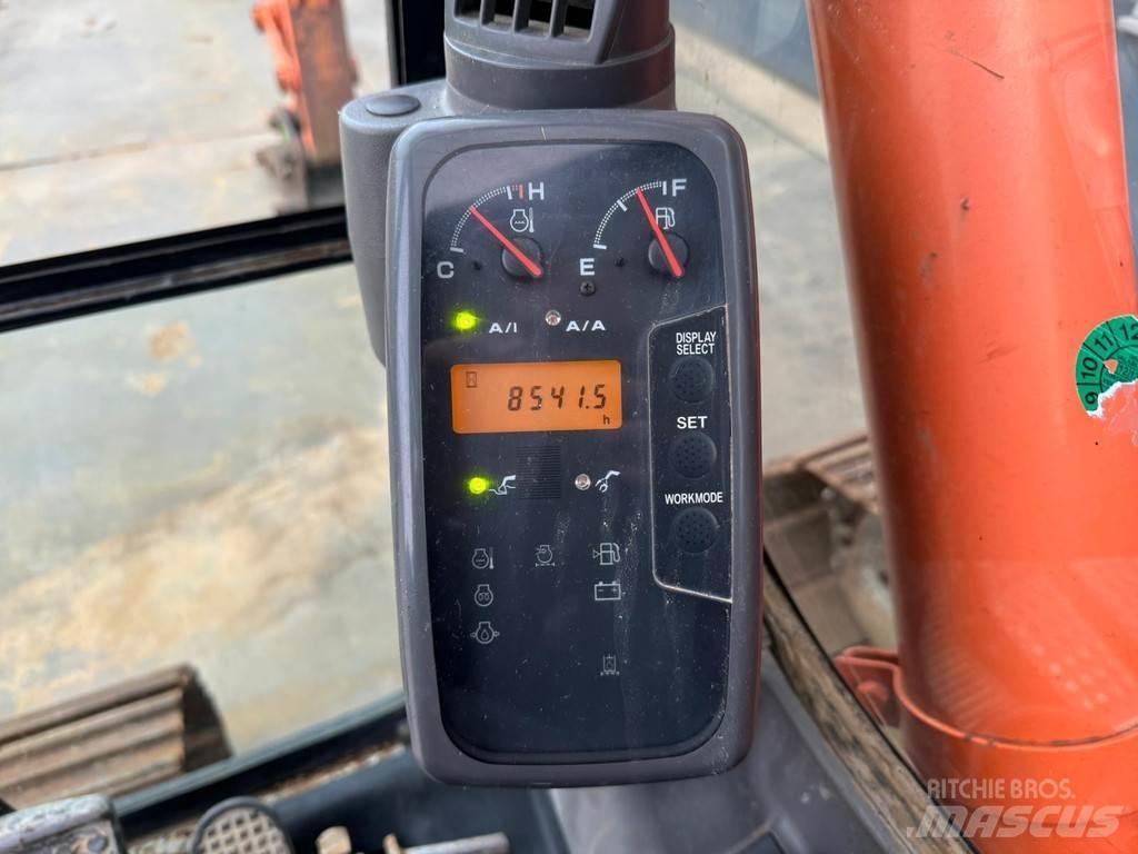 Hitachi ZX135US Escavatori cingolati