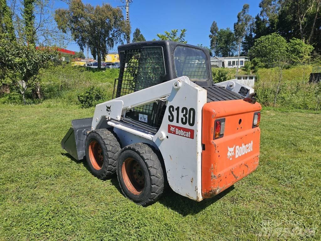 Bobcat S 130 Mini pale