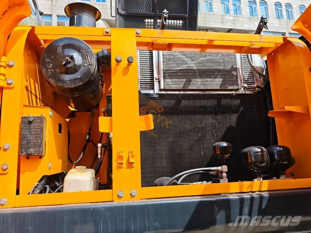 Hyundai 210W-9 Escavatori gommati