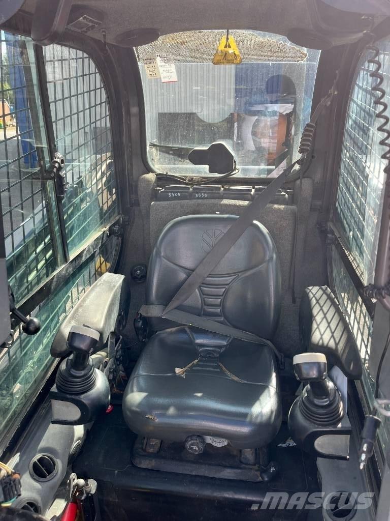 New Holland L 218 Mini Pale Gommate
