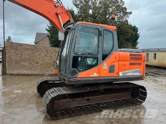 Doosan DX 140 LC-3 Escavatori cingolati